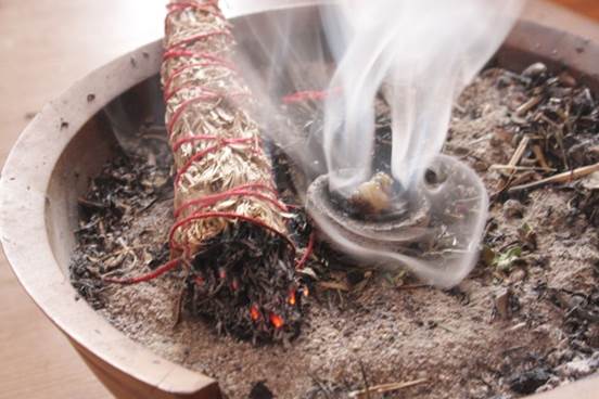 Erlebe ein 5-Elemente Räucherritual nach Feng Shui und verstehe Hintergründe und Zusammenhänge rund ums Thema Räuchern.
Wo: LIKA. Dorfstrasse 1, 5233 Stilli b. Brugg AG